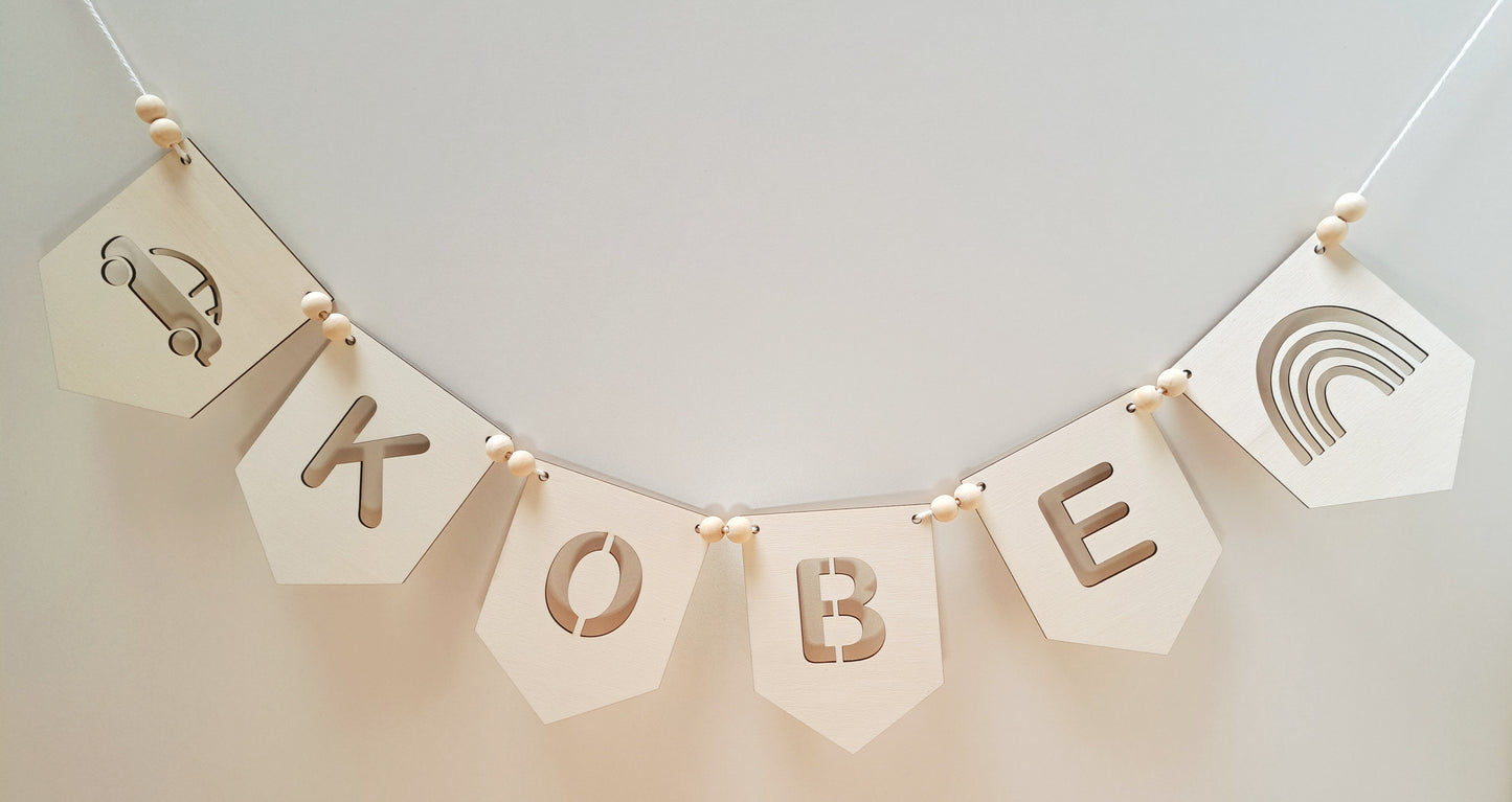 Houten vlaggetjes naamslinger