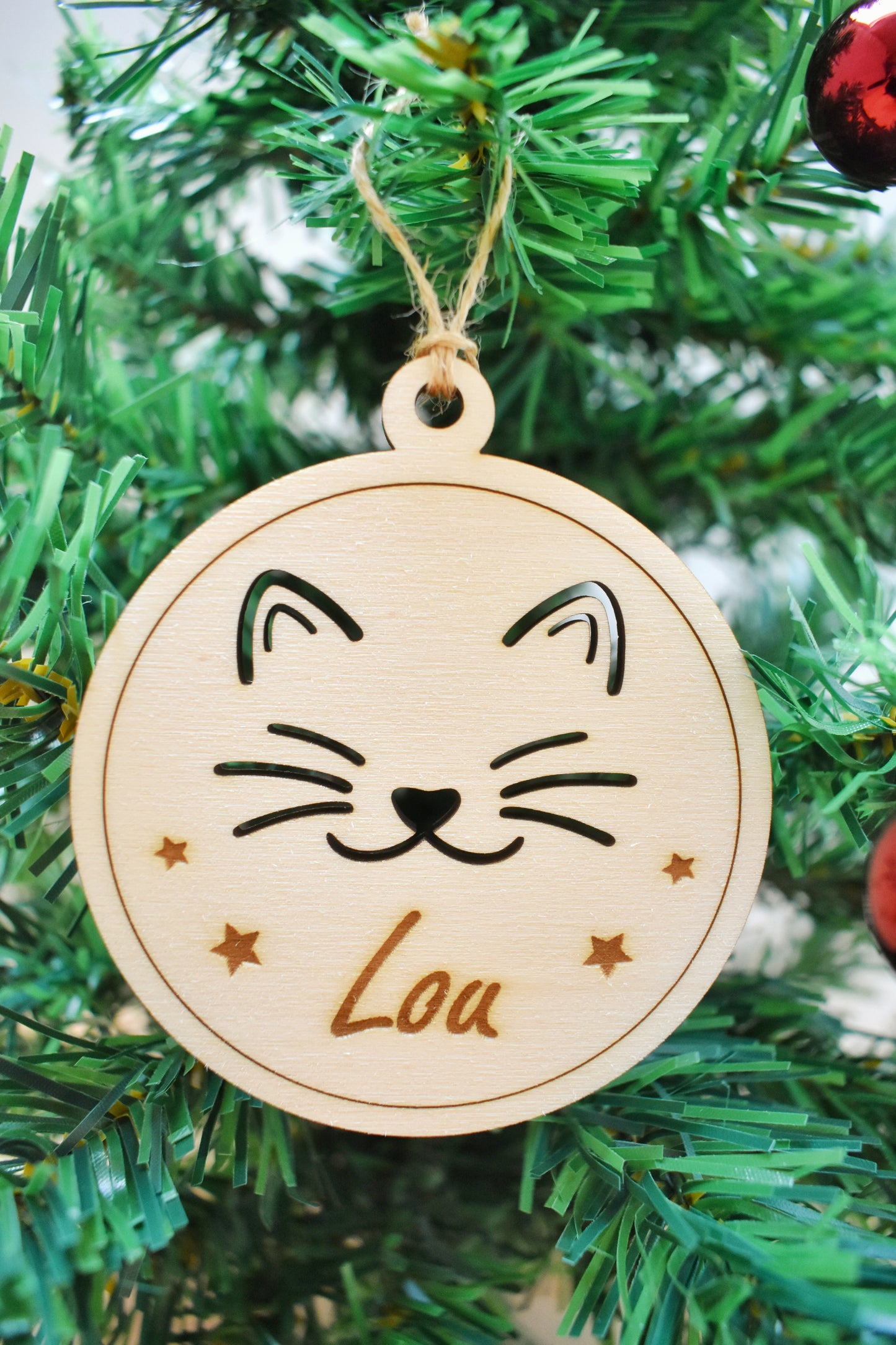 Houten kerstbal met gegraveerde naam - poes