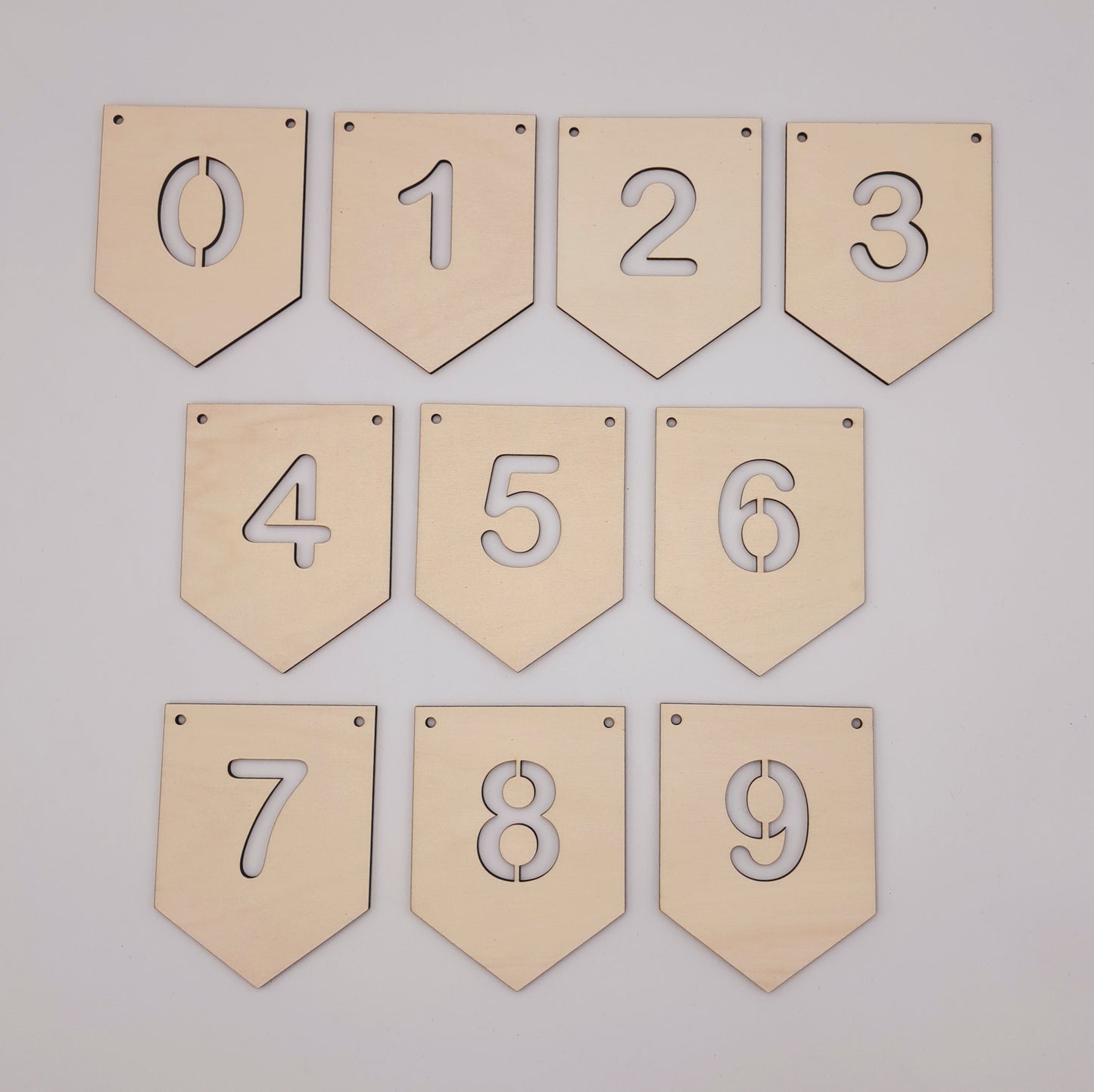 Houten vlaggetjes naamslinger