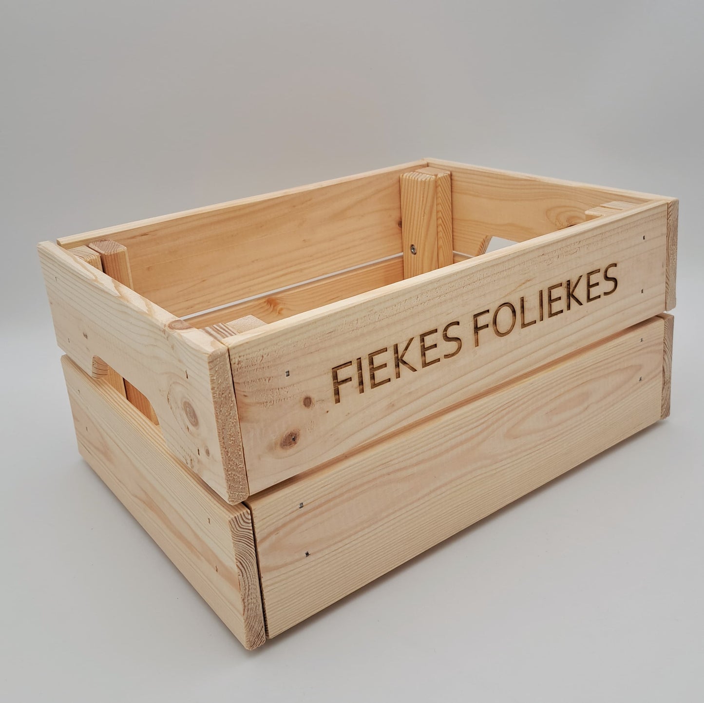 Houten krat met gravure