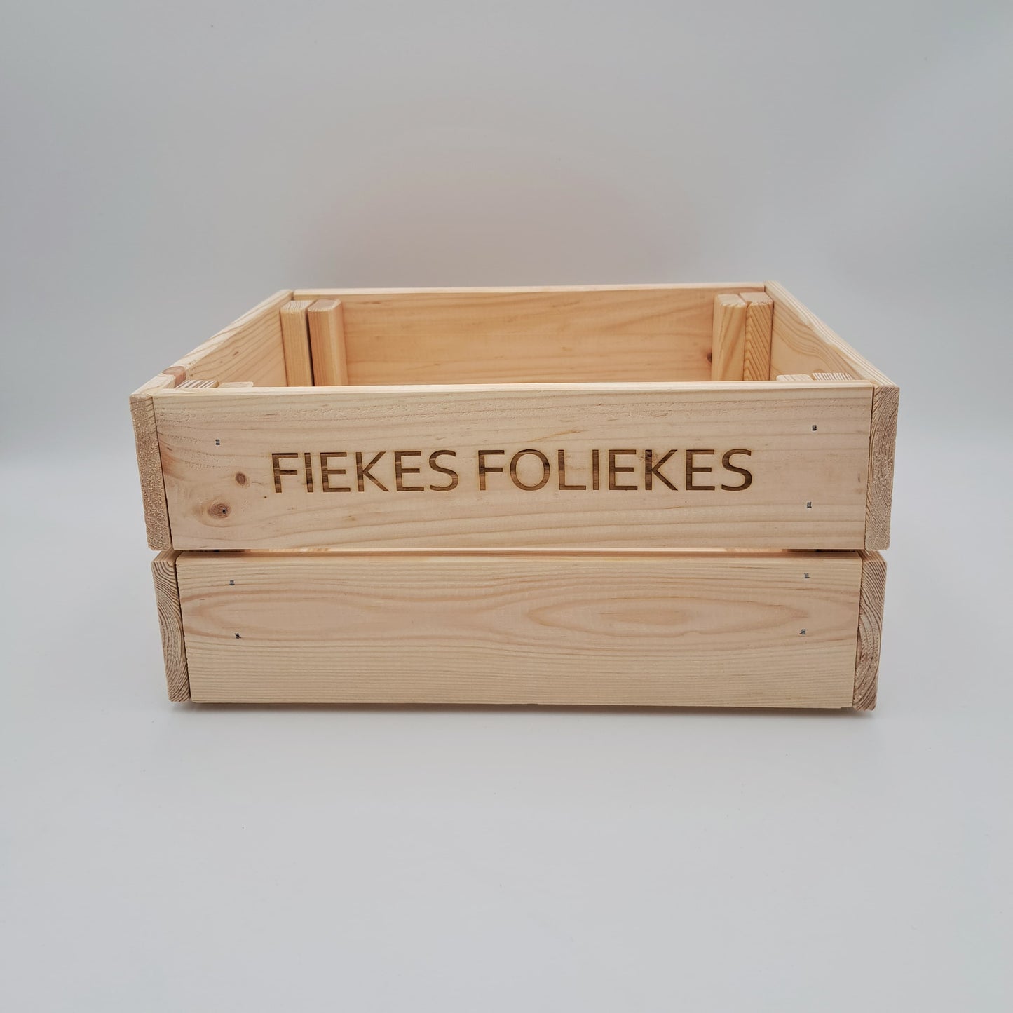 Houten krat met gravure