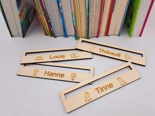 Houten leesliniaal met naam en figuurtje