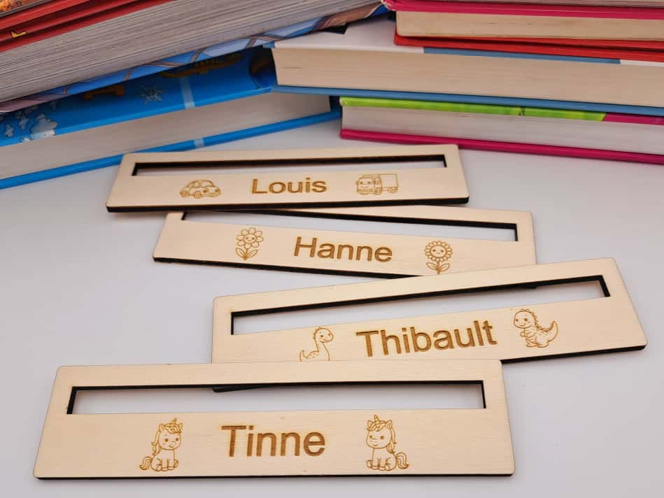Houten leesliniaal met naam en figuurtje